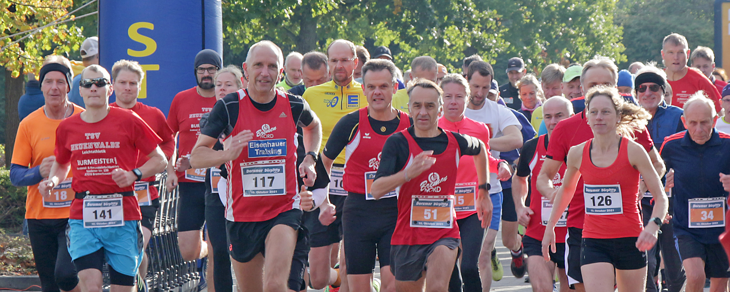 Läuferinnen und Läufer beim Dorumer Dörploop